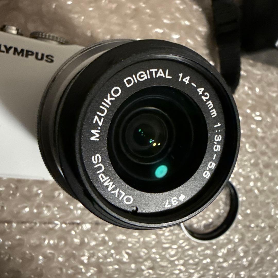 カメラ　OLYMPUS PEN Lite E-PL3 ダブルズームキット