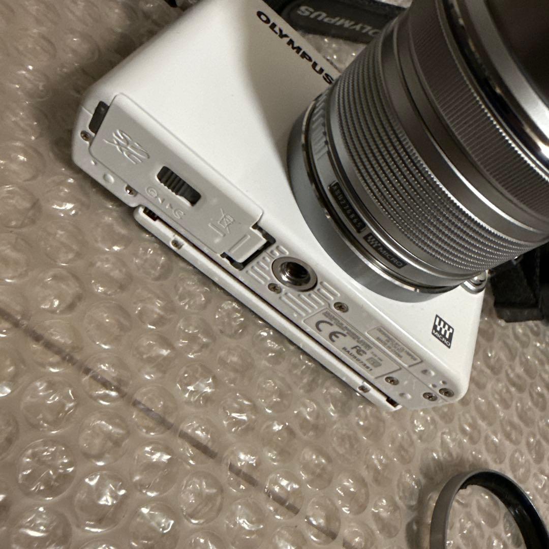 カメラ　OLYMPUS PEN Lite E-PL3 ダブルズームキット