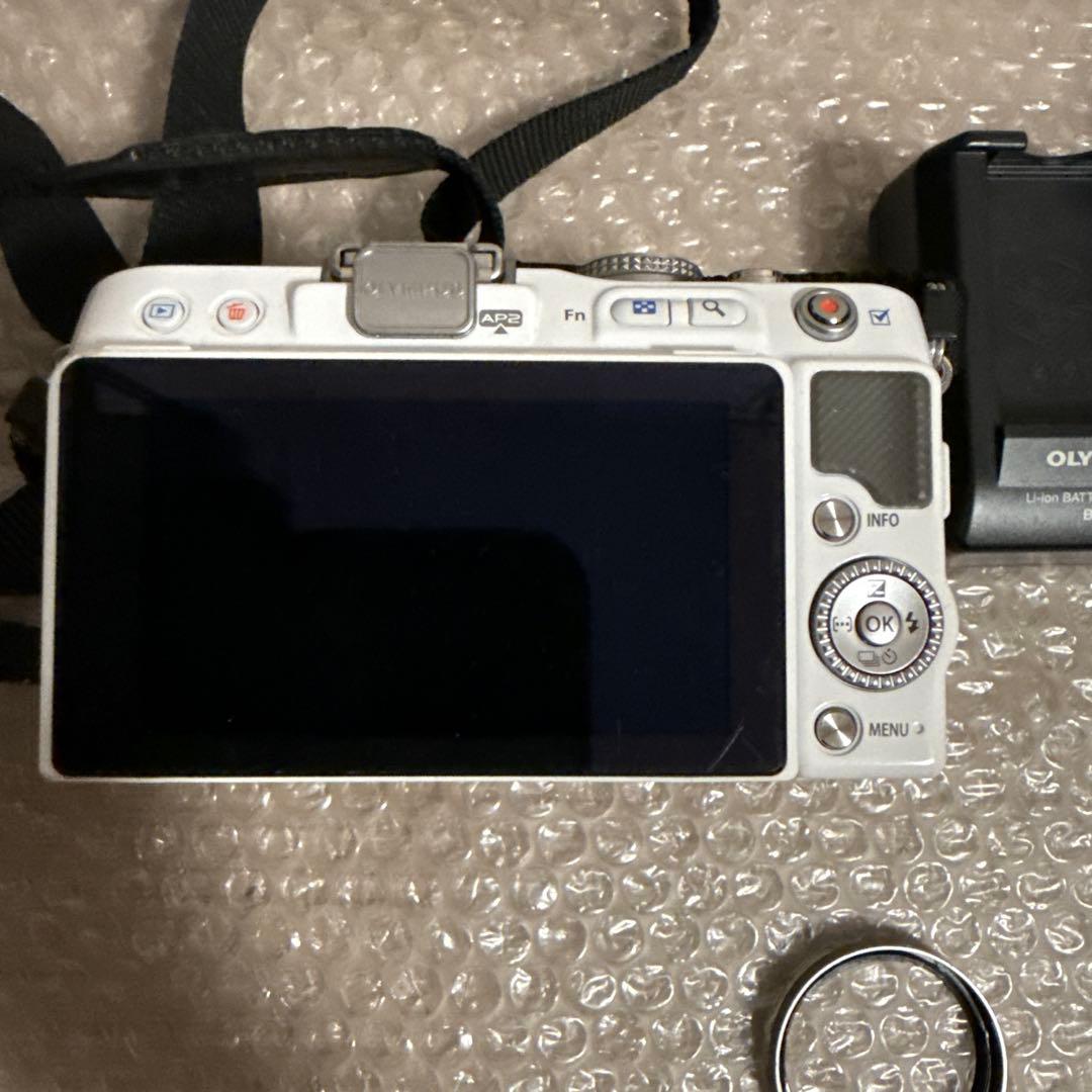 カメラ　OLYMPUS PEN Lite E-PL3 ダブルズームキット