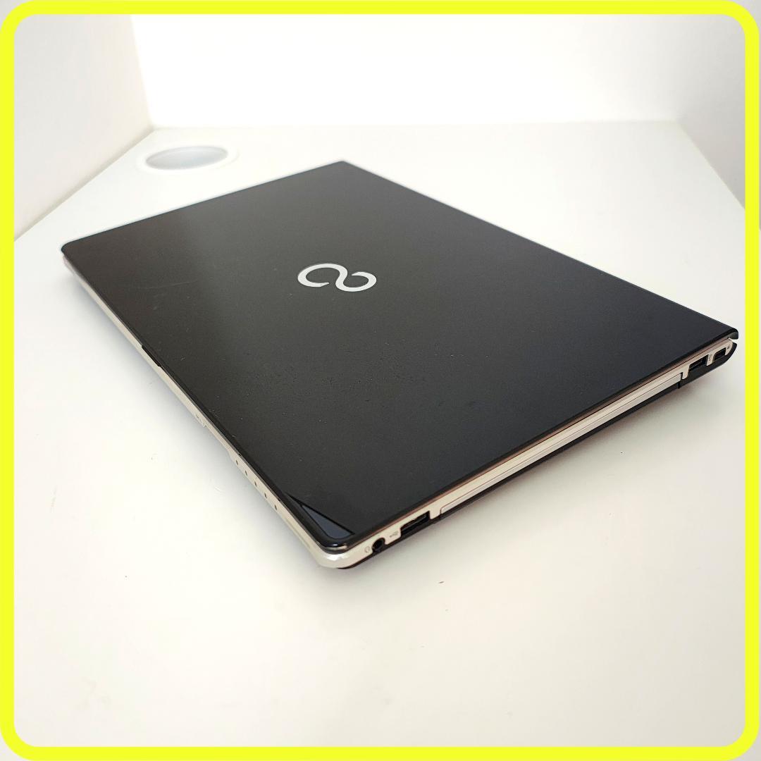 薄型軽量　windows11ノートパソコン⭐️SSD256　office　834