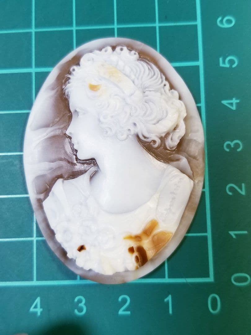 KS-948  天然シェルカメオルース　サイン有り