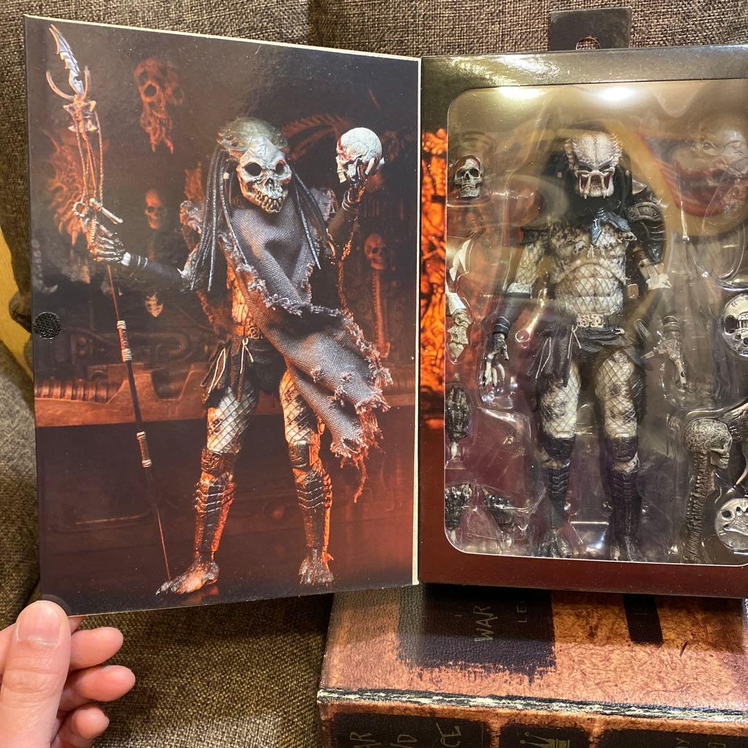 NECAプレデターシャーマンアルティメット　7インチアクションフィギュア