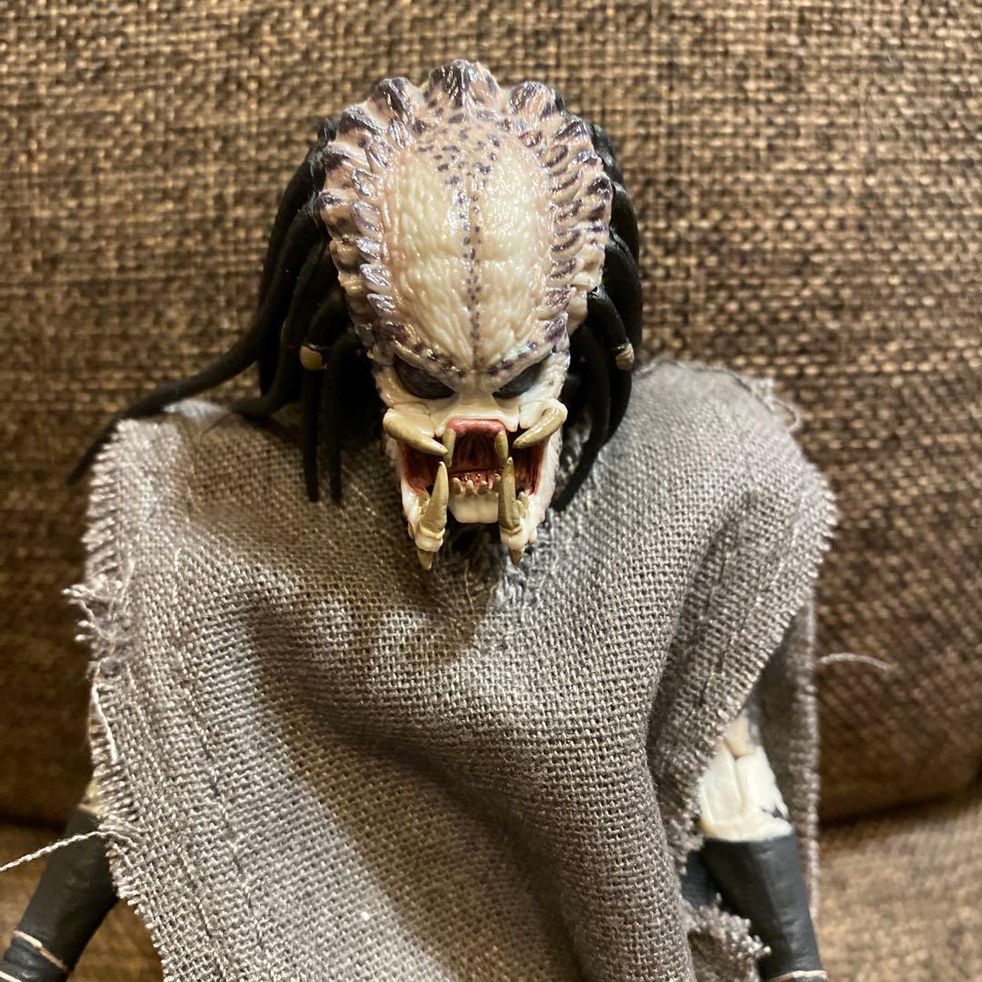 NECAプレデターシャーマンアルティメット　7インチアクションフィギュア