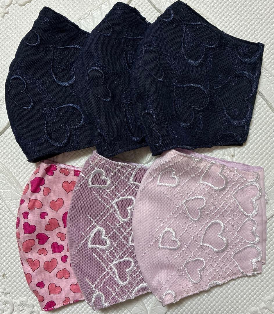 ハンドメイド ◆ マスク 紺色にハート刺しゅう