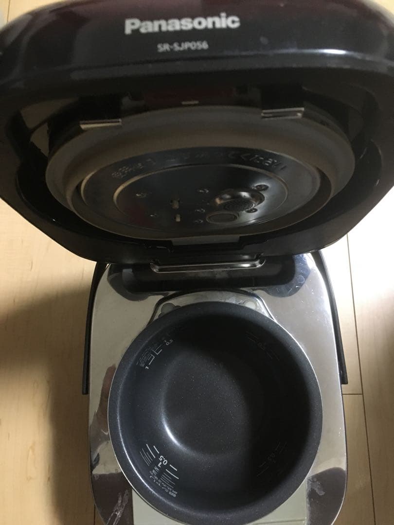 くう　Panasonic SR-SJP056 炊飯器 赤