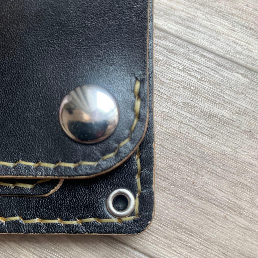 トラッカーウォレット　ミドル　丘染めブラック　ニッケル