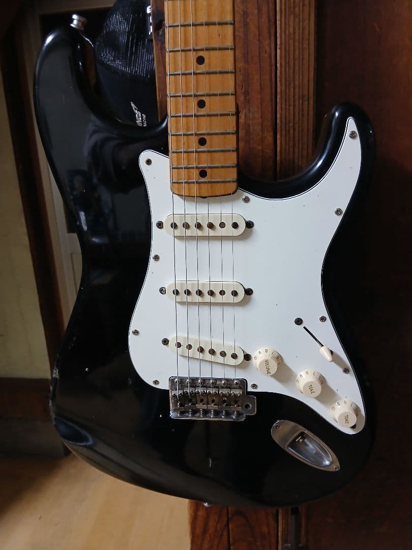 ギター Fender Japan Stratocaster black