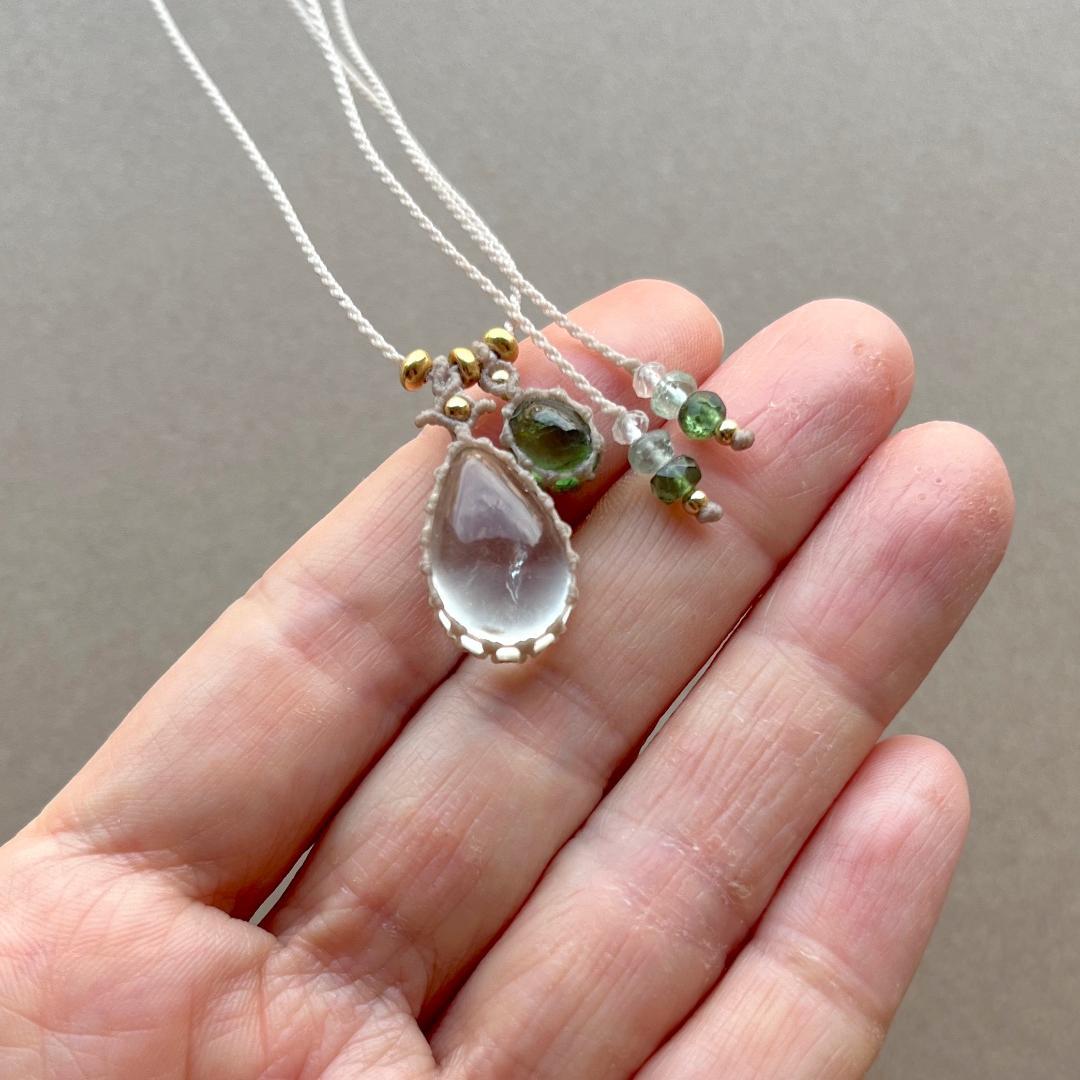 グリーンアメジスト+トルマリンのマクラメ編み 天然石ネックレス