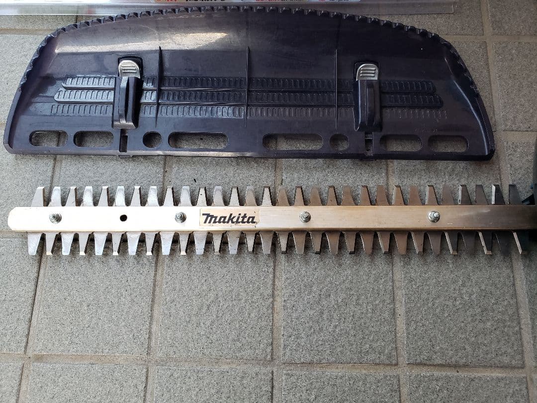 ☆Makita MUH407DZ 充電式生垣バリカン 本体のみ 中古品