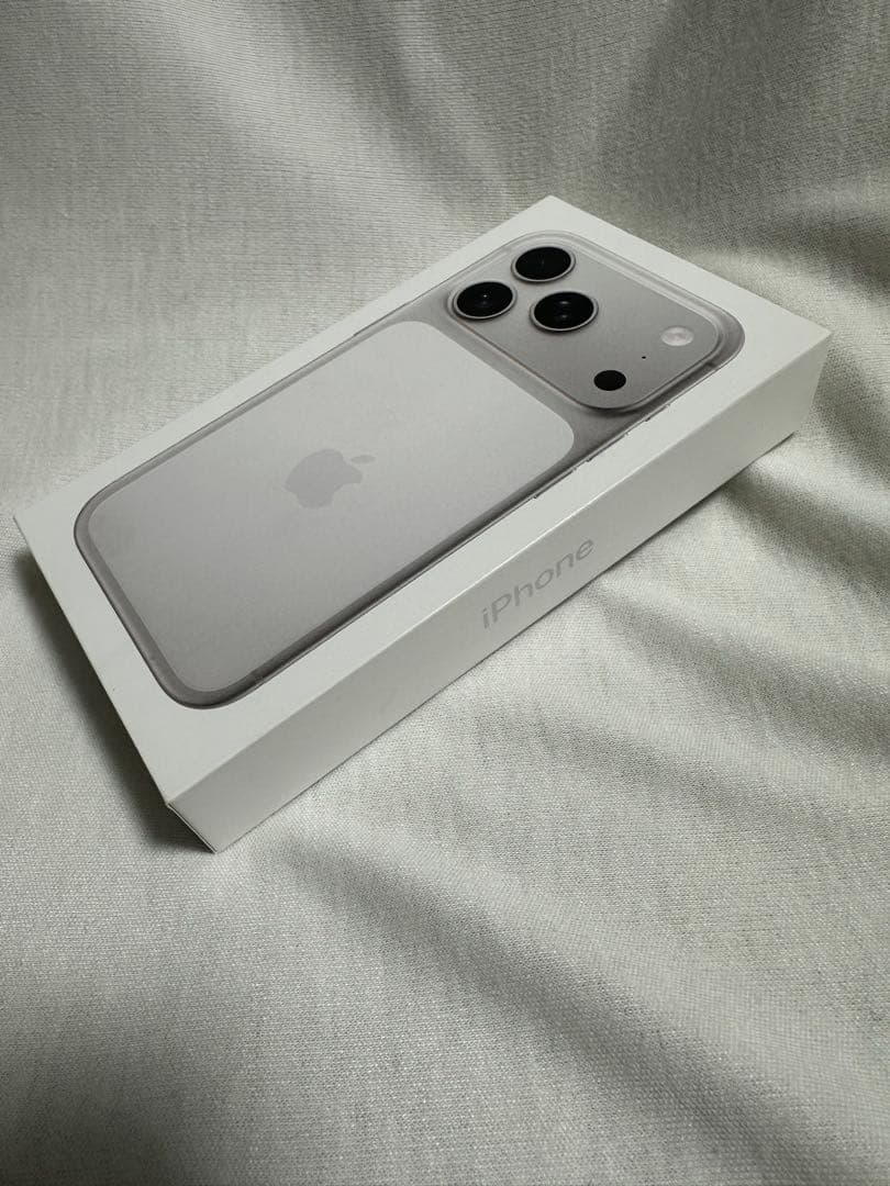 【新品未開封】iPhone17pro 256GB simフリー　シルバー