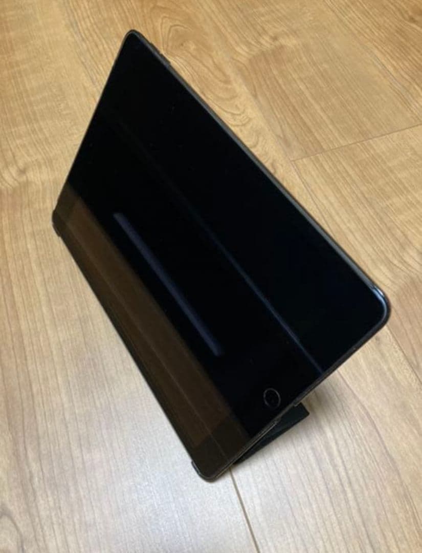 Apple アップル iPad (第7世代) Wi-Fiモデル　キーボードケース