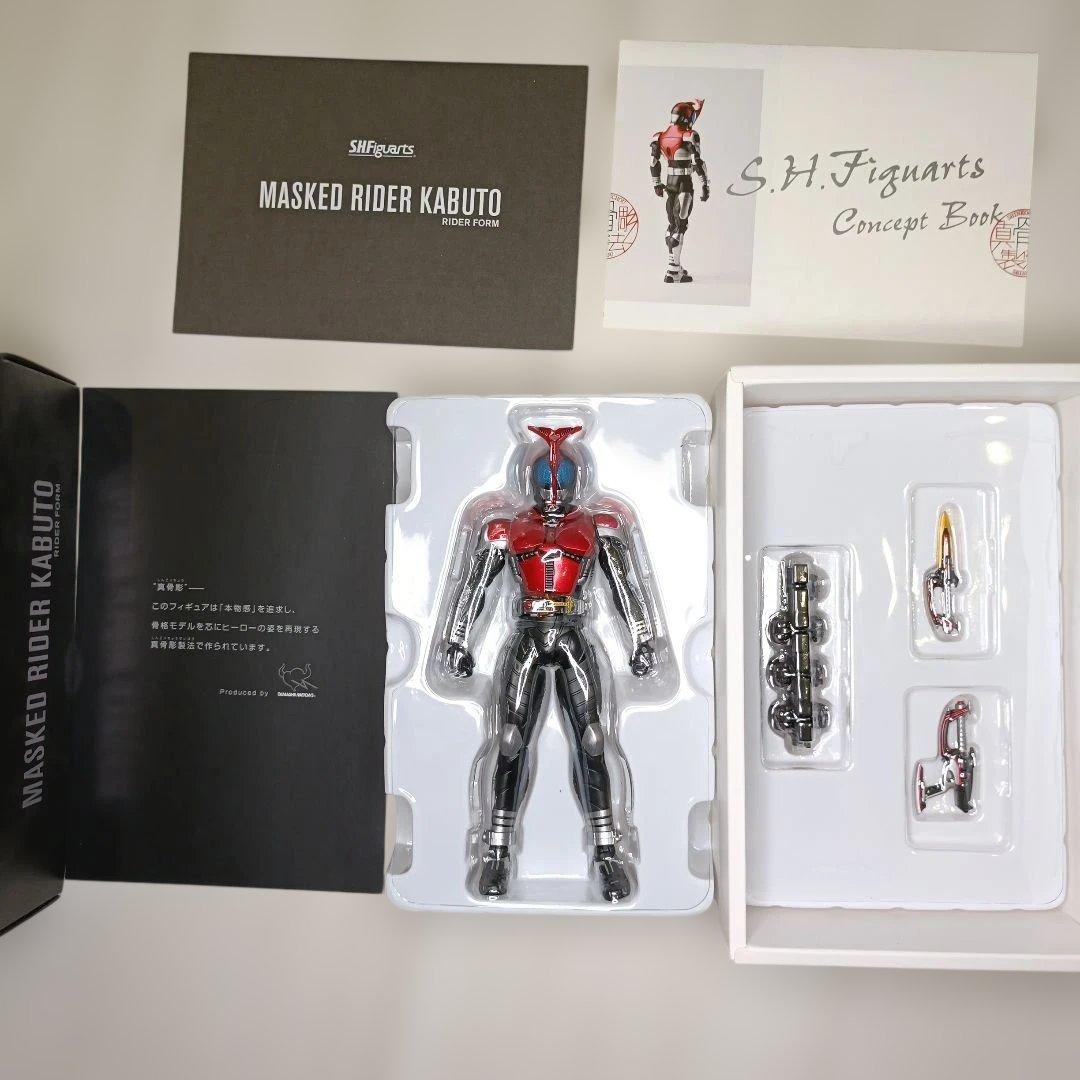 S.H.Figuarts(真骨彫製法) 仮面ライダーカブト