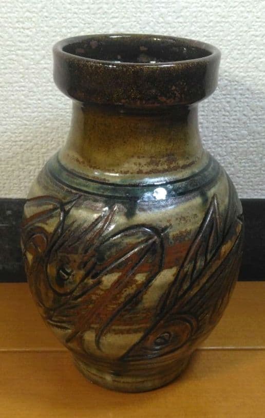 【緑一色】人間国宝 金城次郎 海老魚文花瓶 栞 共箱 無傷 壷屋焼やちむん