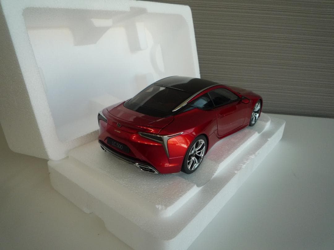 レクサス LC500 メタリックレッド インテリアカラー ダークローズ