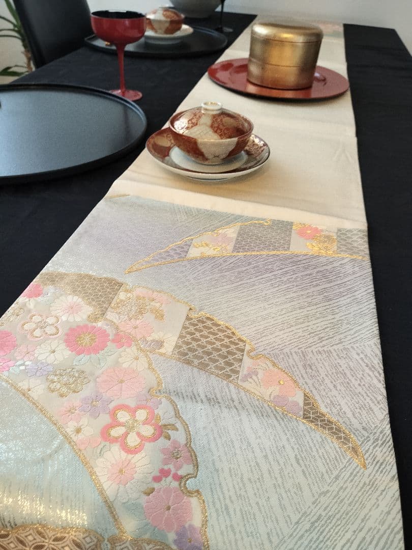 A947★高級‼️豪華刺繍‼️ひな祭り‼️テーブルランナー2m10cm