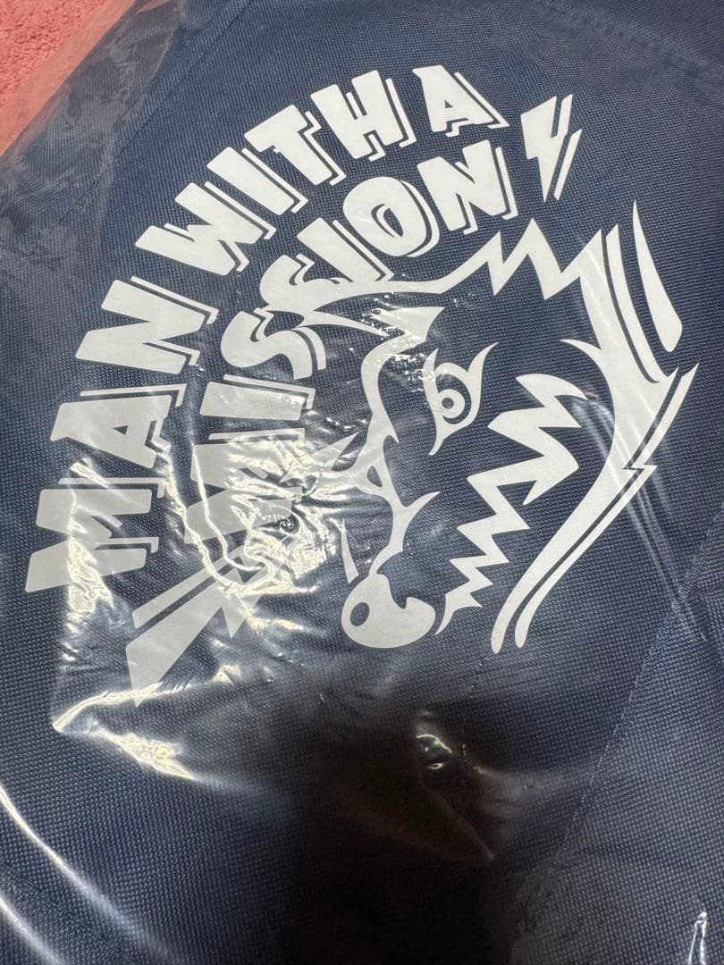 MAN WITH A MISSION マンウィズ ガウくじ　レジャーシート　軍手