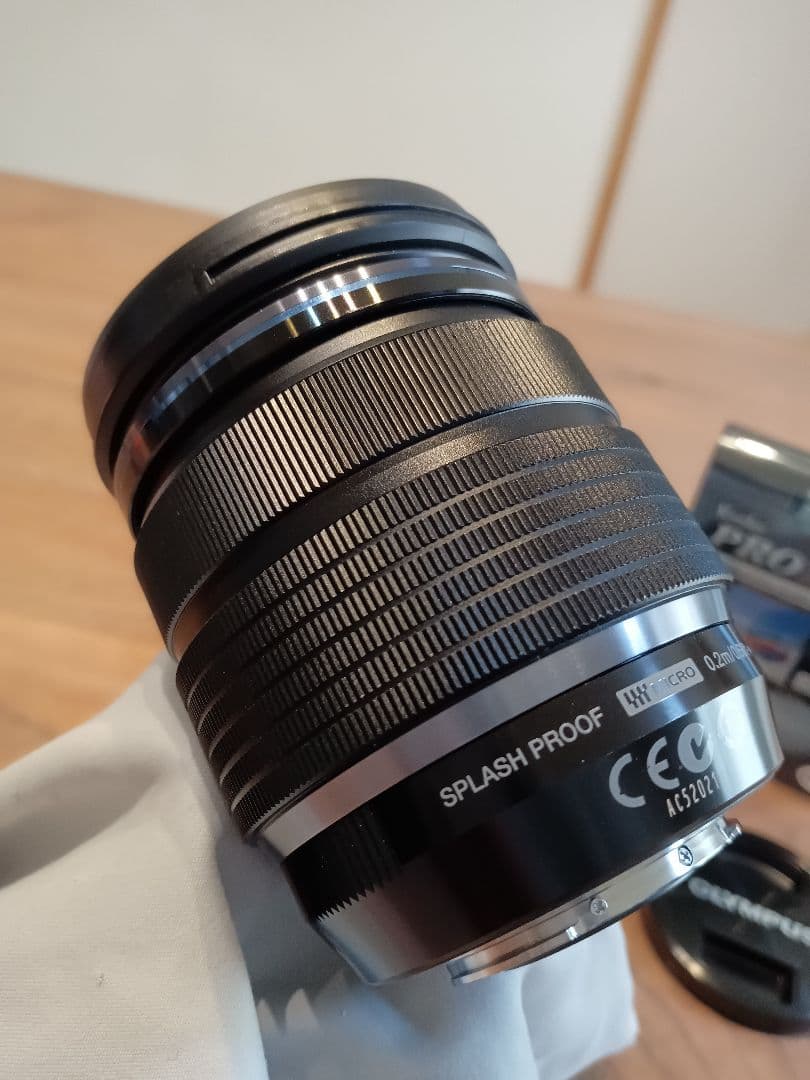 レンズガード付 OLYMPUS M.ZUIKO 12-40mm F2.8 PRO