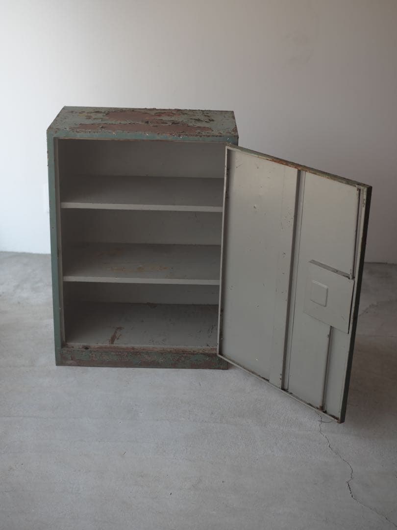 収納棚　鉄　サビ　棚　店舗什器　台　古家具　古道具　アンティーク　昭和レトロ