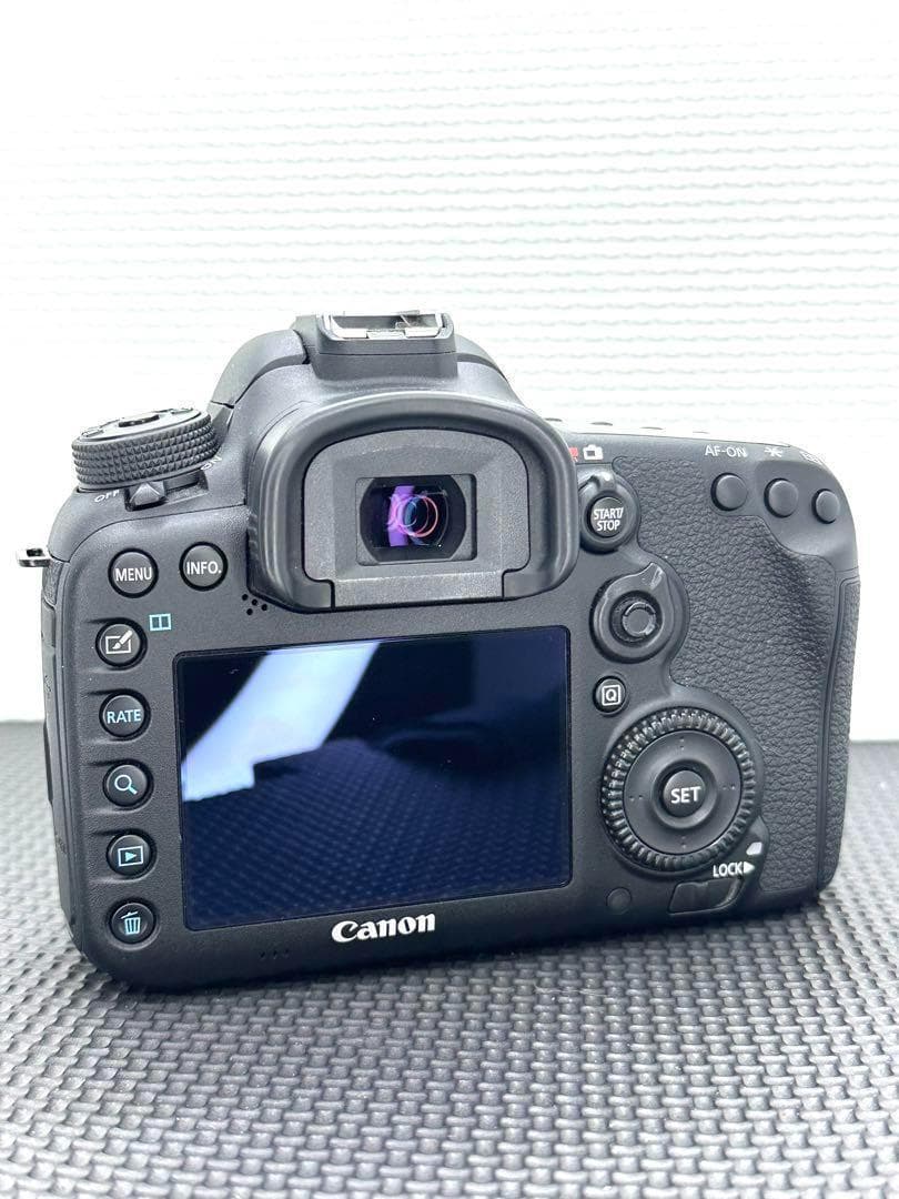 a36★早い者勝ち★Canon EOS 7D MarkⅡ おまけレンズ付き