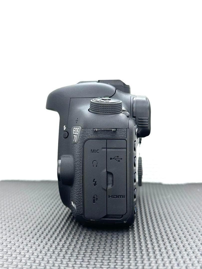 a36★早い者勝ち★Canon EOS 7D MarkⅡ おまけレンズ付き