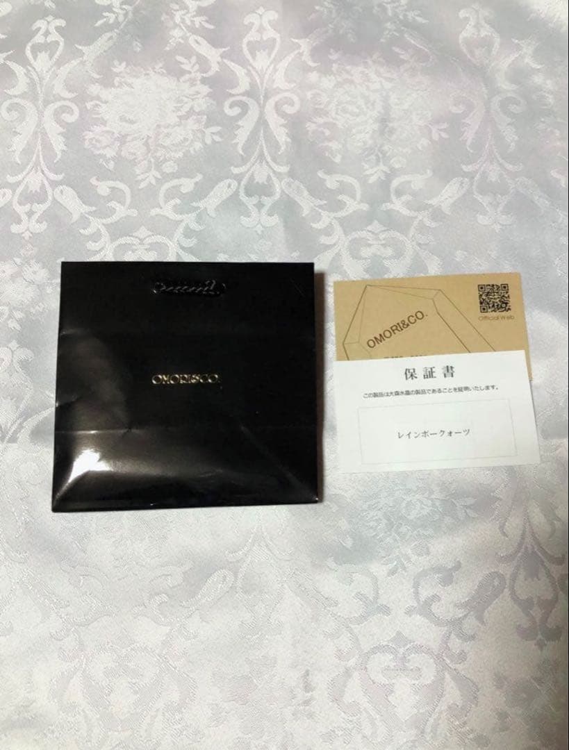 大きい水晶　虹入り　レインボークリスタル　アイリスクォーツ