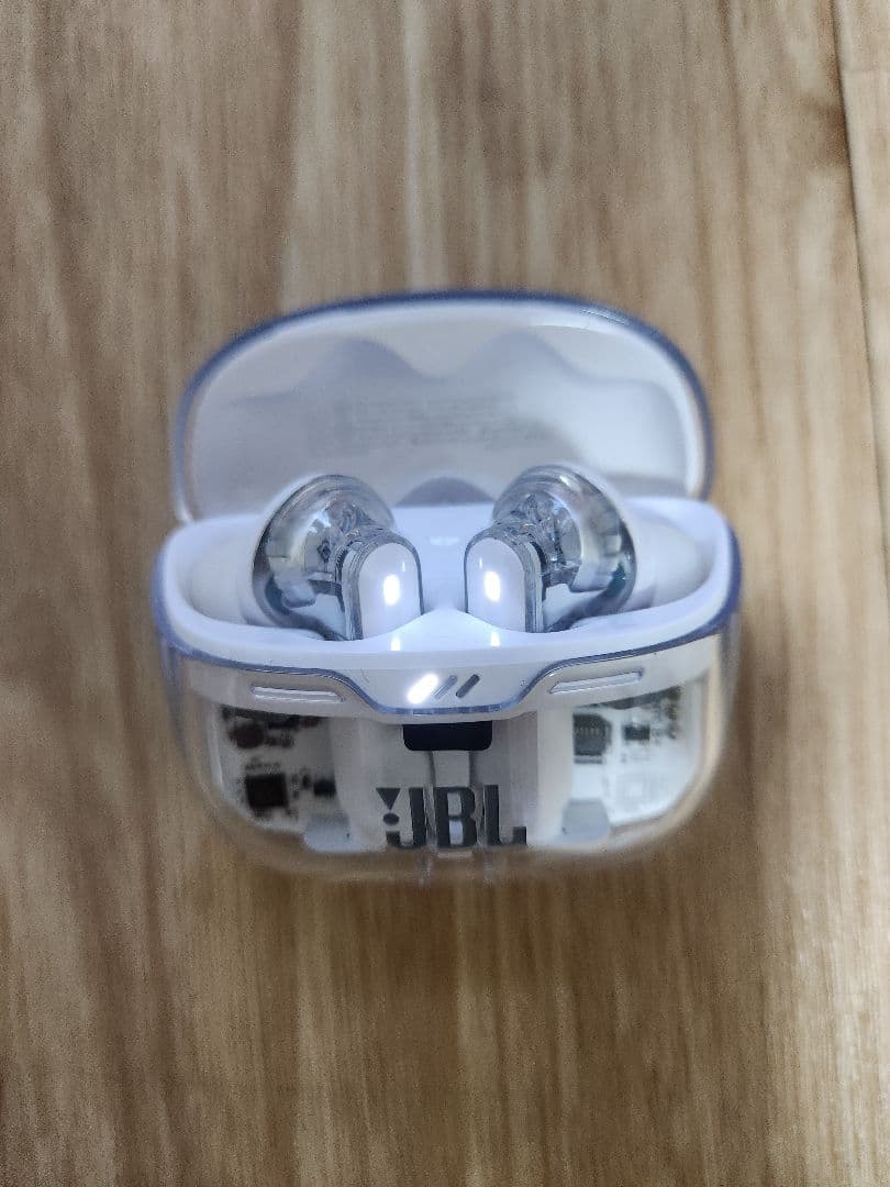 JBL ワイヤレスイヤホン クリアケース付き