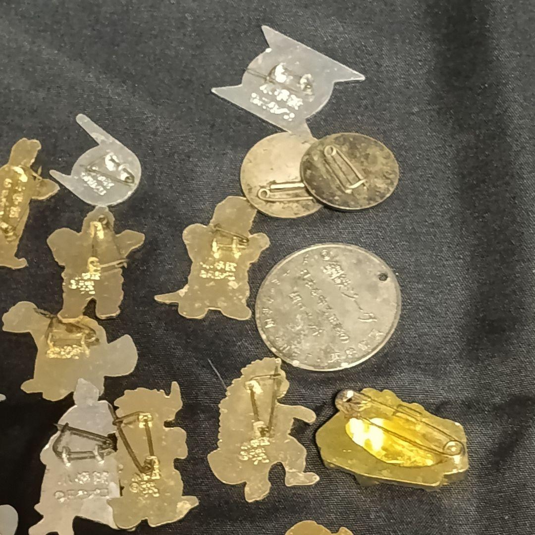 ウルトラマン　当時物　昔のピンバッチ　ピンズ　円谷プロ　小学館