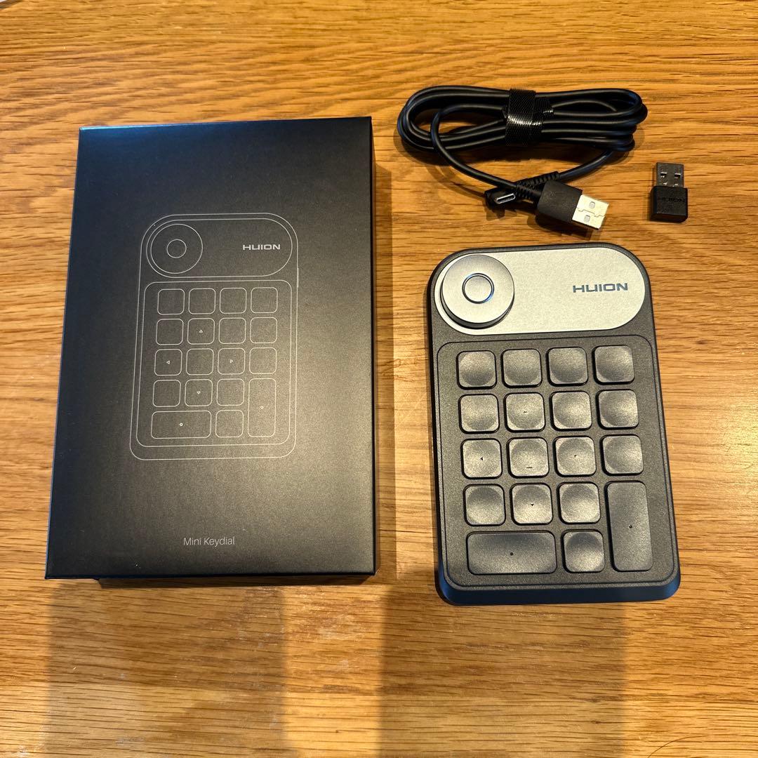 HUION KAMVAS Pro 24(4K) キーボードホルダー付き