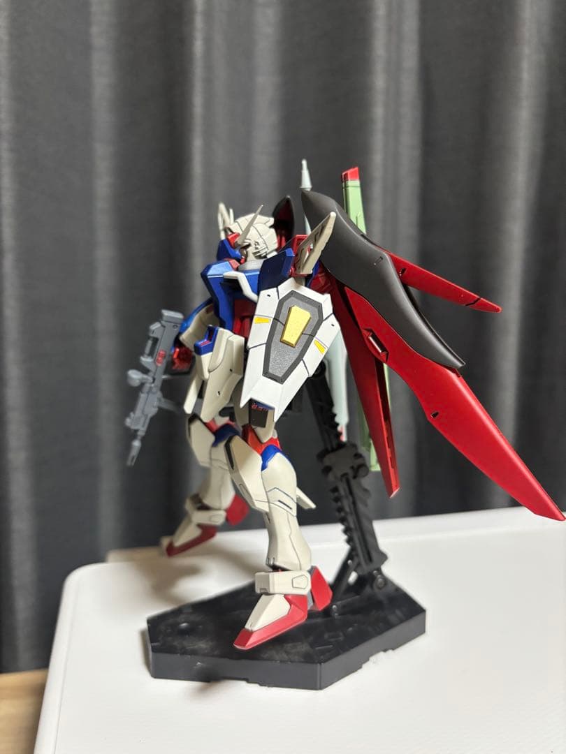ガンプラSEED freedom 塗装済み完成品5機、未組み立てキット4つセット
