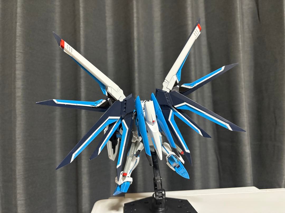 ガンプラSEED freedom 塗装済み完成品5機、未組み立てキット4つセット