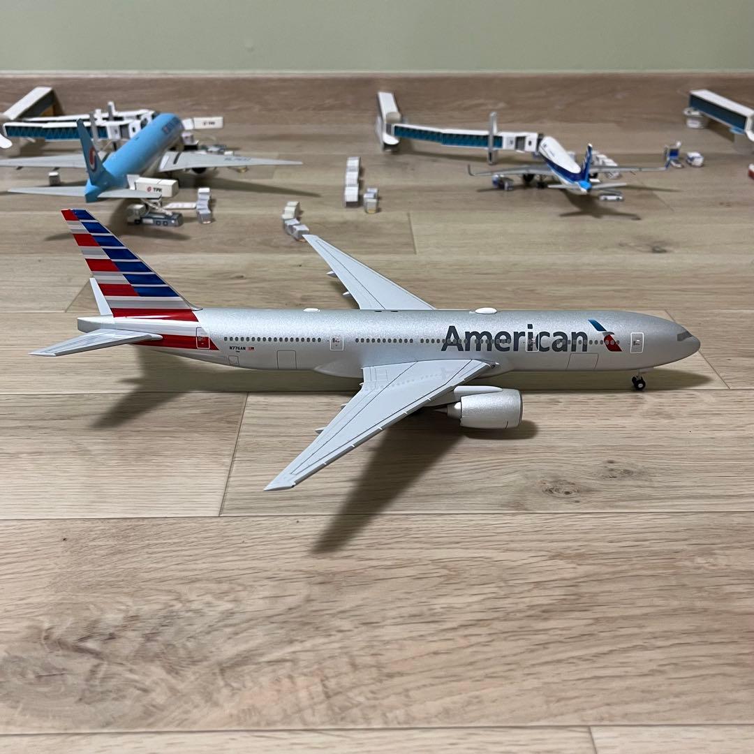ホーガン アメリカン航空 ボーイング777 1/200