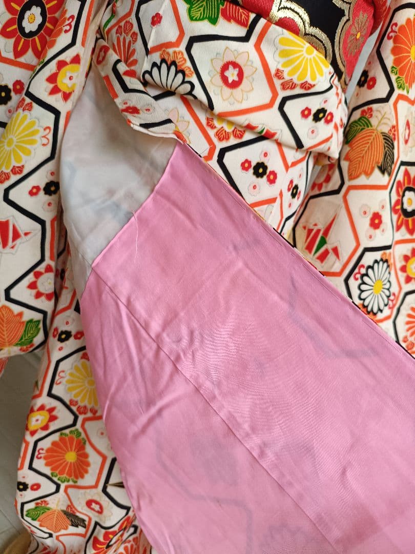 アンティーク亀甲模様の着物に作り帯☆若干シミあり☆５歳から７歳