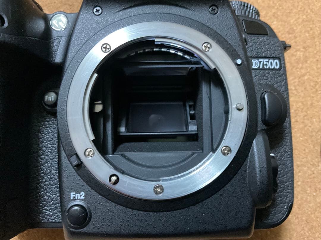 Nikon D7500 ボディ 中古 オマケ付き