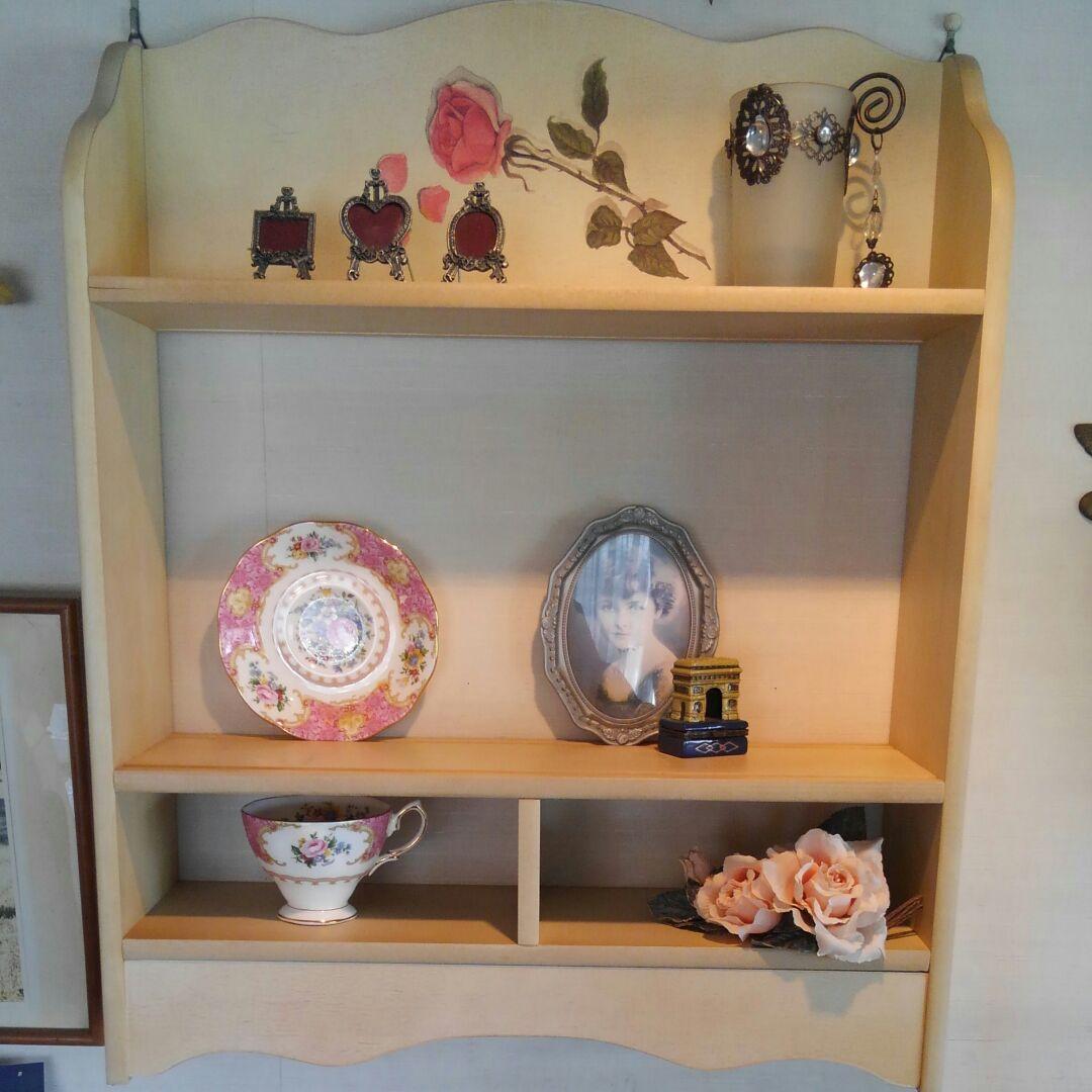 アンティーク調薔薇のだまし絵飾り棚◆お皿立て◆リビング飾り棚◆ヴィンテージ◆姫系