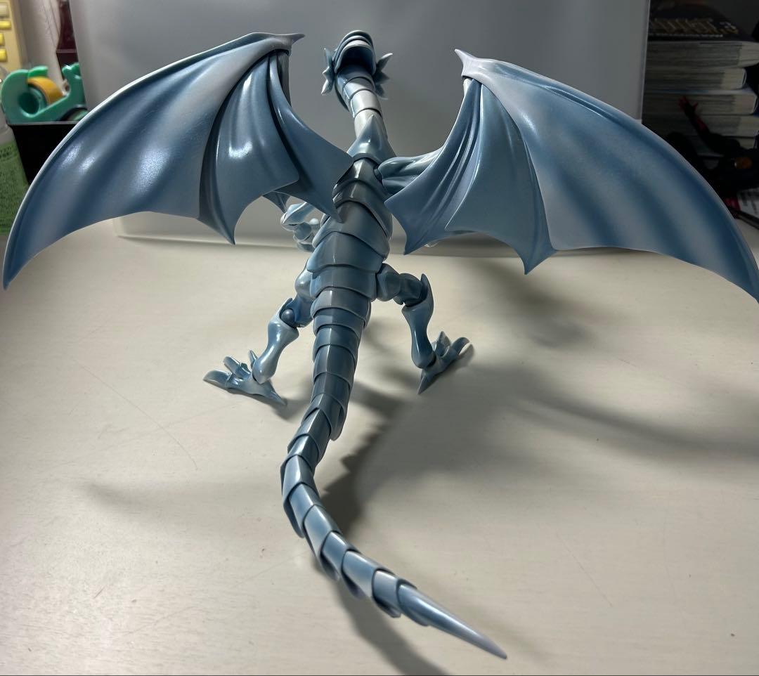 S.H.MonsterArts 青眼の白龍 遊戯王ブルーアイズホワイトドラゴン
