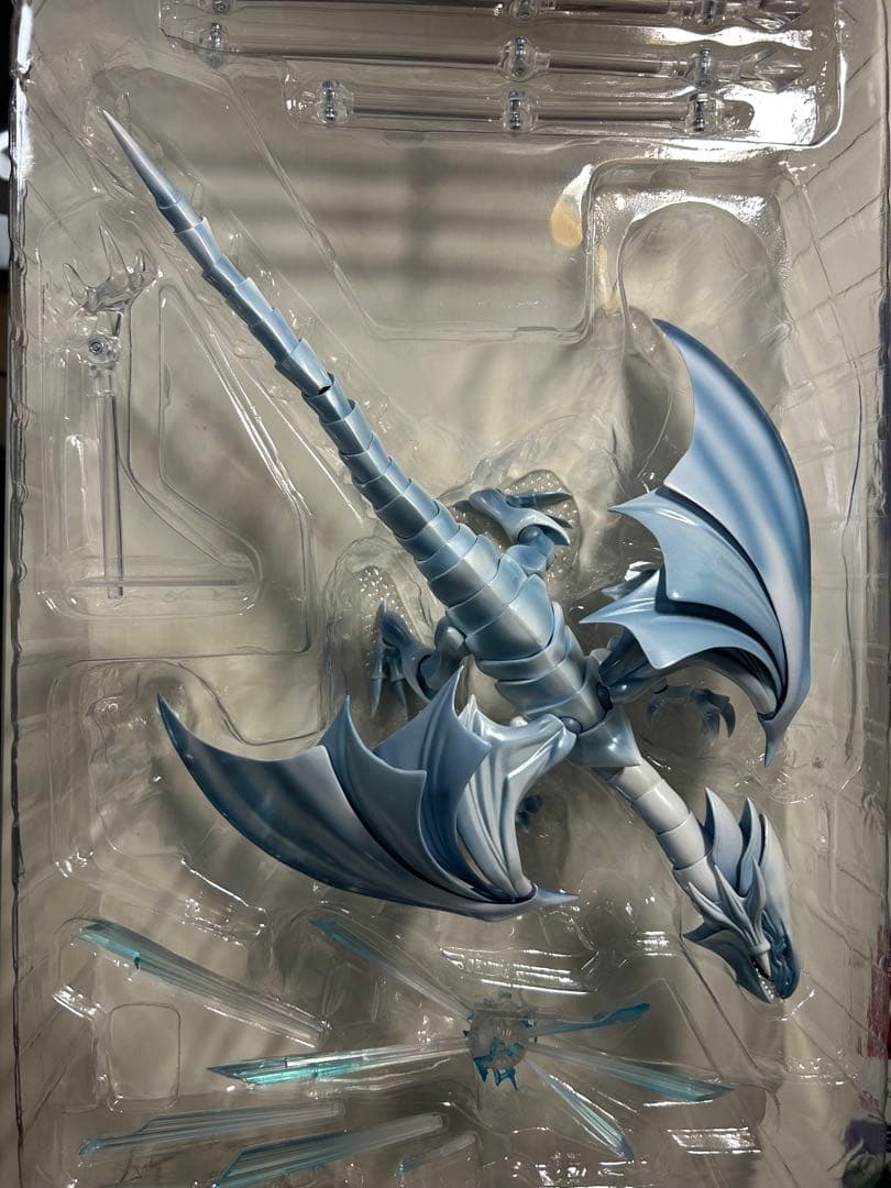 S.H.MonsterArts 青眼の白龍 遊戯王ブルーアイズホワイトドラゴン