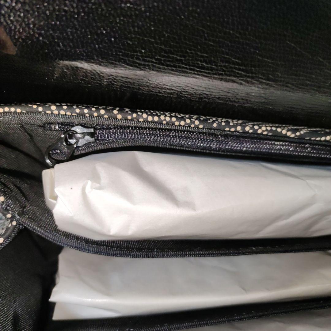 印傳屋　花柄刺繍 クラッチバッグ