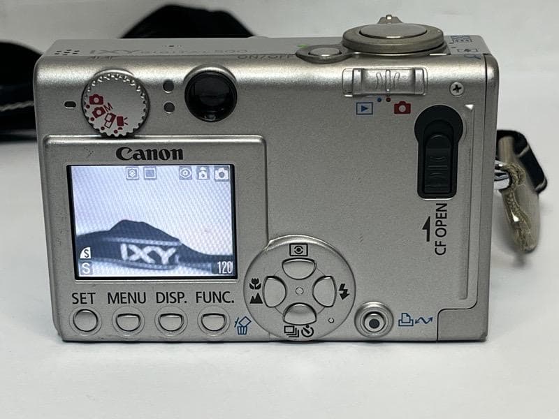 Canon キャノン　PC1084 デジタルカメラ　充電器、カード、ケース付