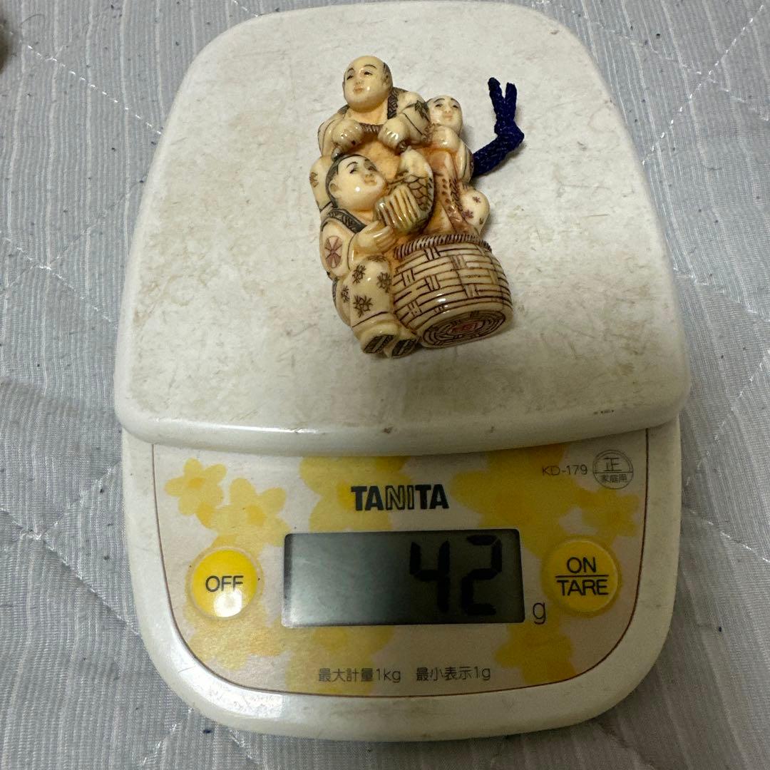 天然材質　根付け　唐子　寿老人　瓜虫　細密彫りまとめ三点　箱付き