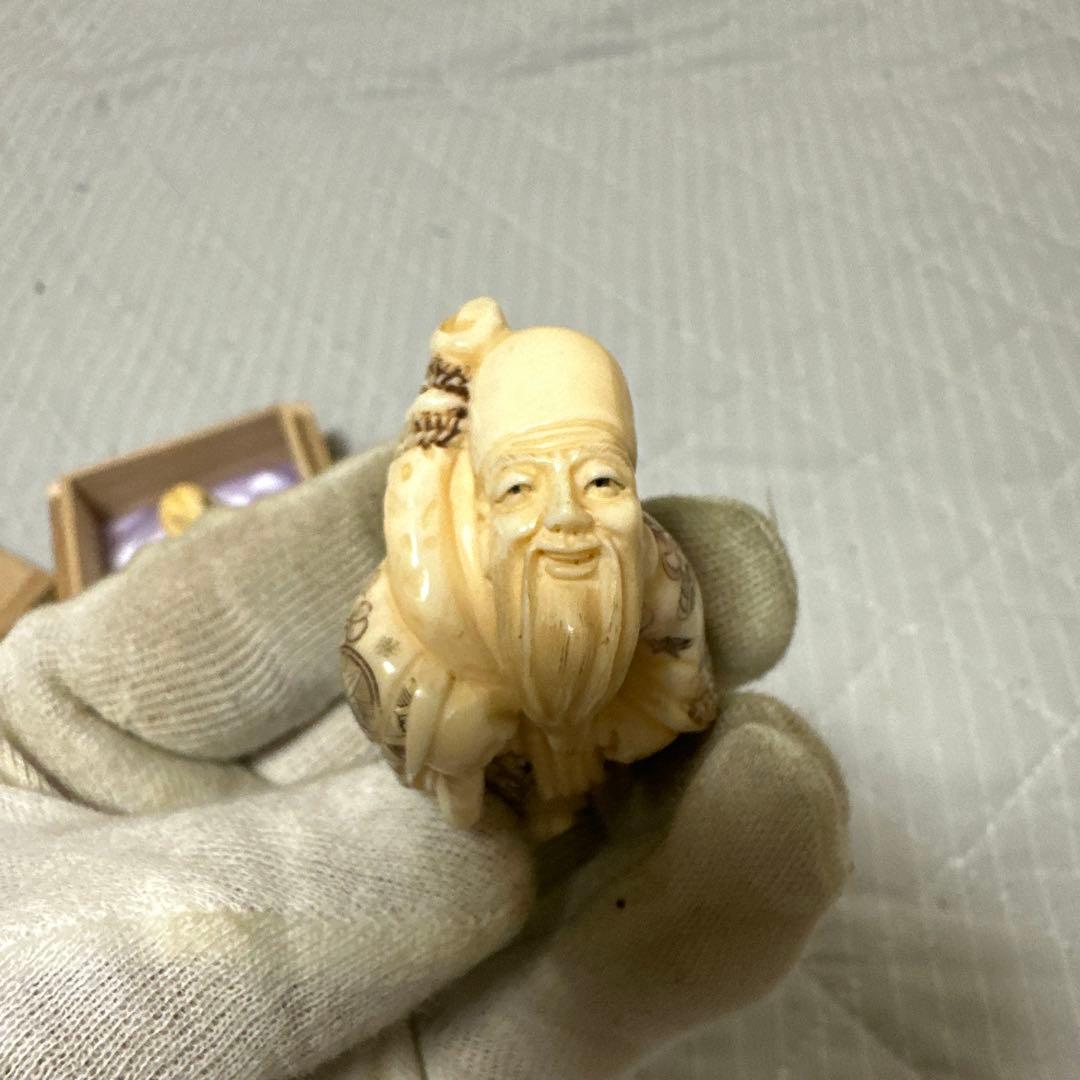 天然材質　根付け　唐子　寿老人　瓜虫　細密彫りまとめ三点　箱付き