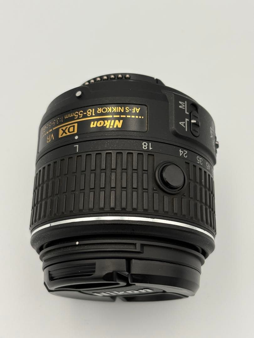 超美品　Nikon D3300 レンズキット SDカード付 低シャッター