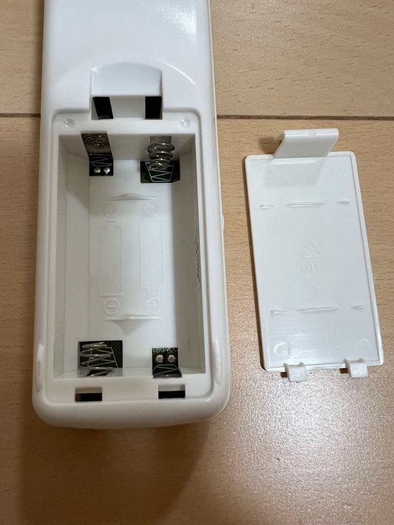 ①日立LED シーリングライト LEC-AHS1010E 10畳用