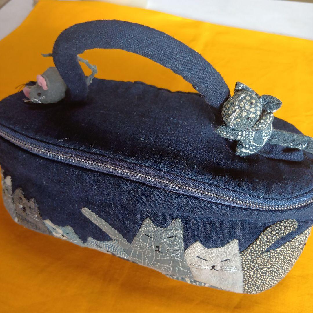 古布　木綿　型染め　可愛い猫とネズミの手づくりポーチ