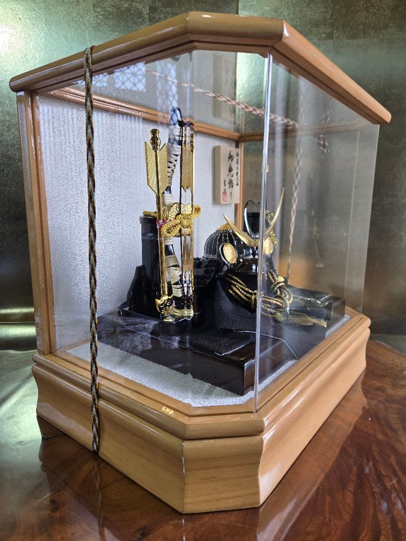 【一点限り】五月人形　兜　上杉謙信　ケース飾り　K48