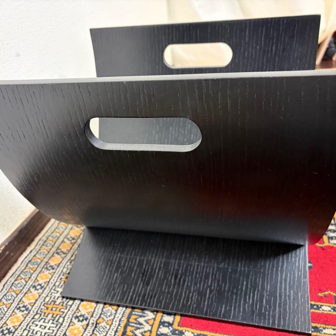 ミッドセンチュリー デザイン マガジンラック ブラック 曲線デザイン モダン