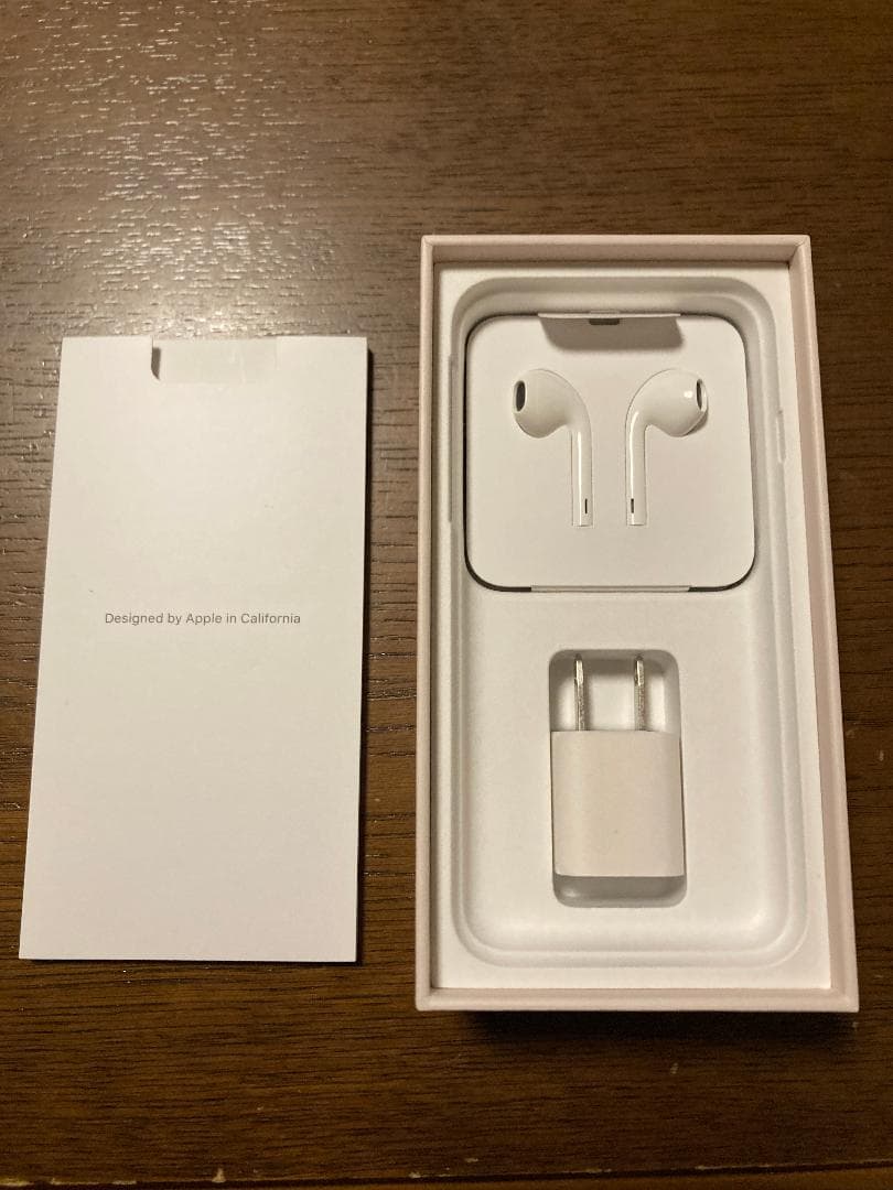 iPhone 8 64GB ゴールド SIMロック解除済 バッテリー不良