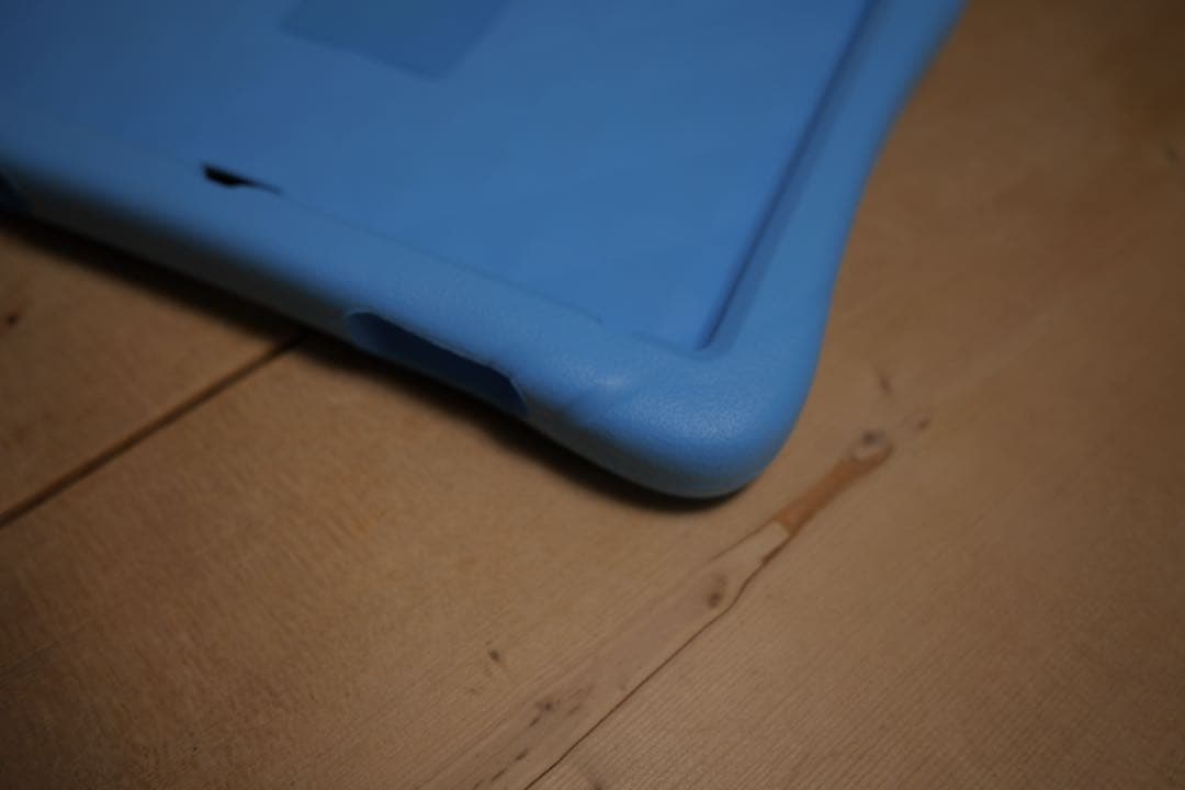 【ほぼ未使用・付属品完備】Android Kids10 ケース付き