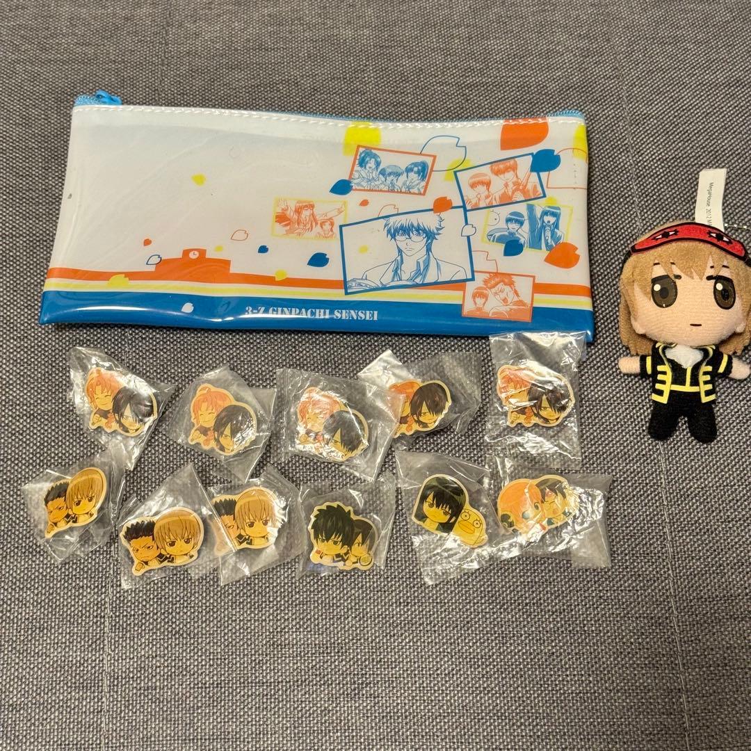 銀魂グッズ 大量セット カード ピンバッジ ぬいぐるみ 銀時 神楽 沖田 土方