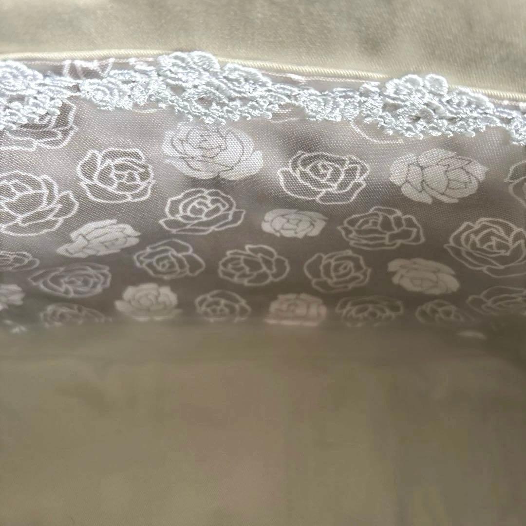 あおりがま口バッグ　花柄刺繍（白）×薔薇レース（ベージュ）ハンドメイド