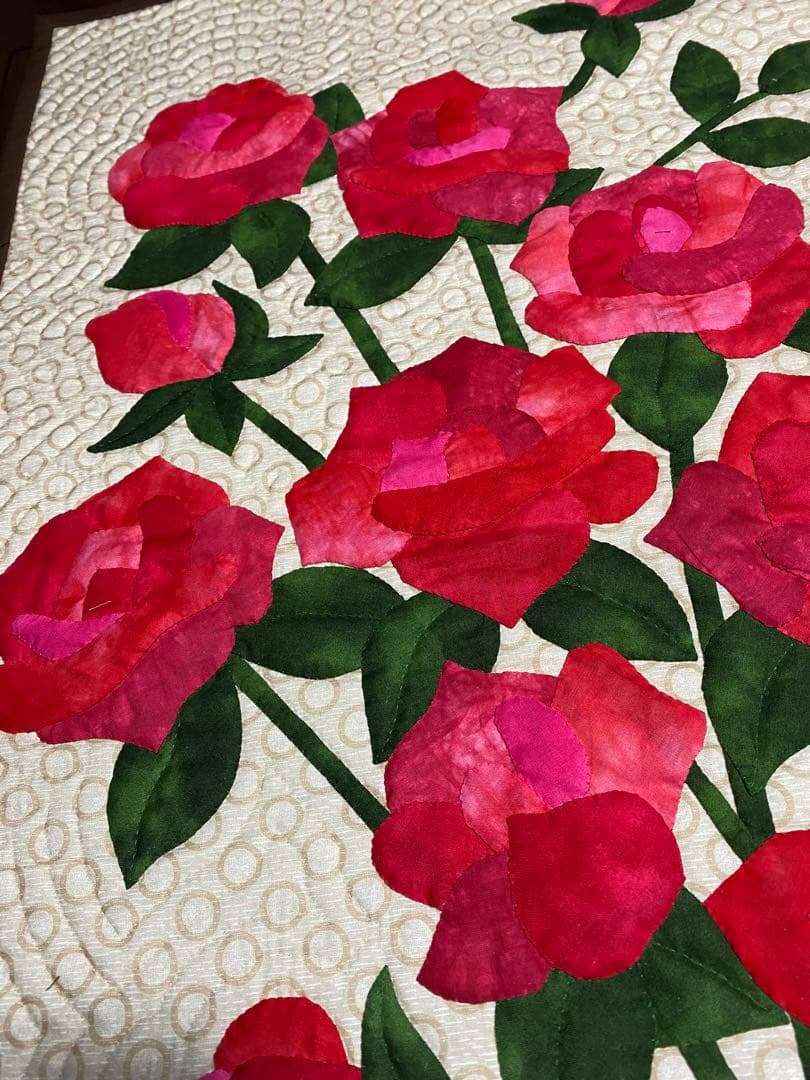 ハワイアンキルトタペストリー　薔薇の香り